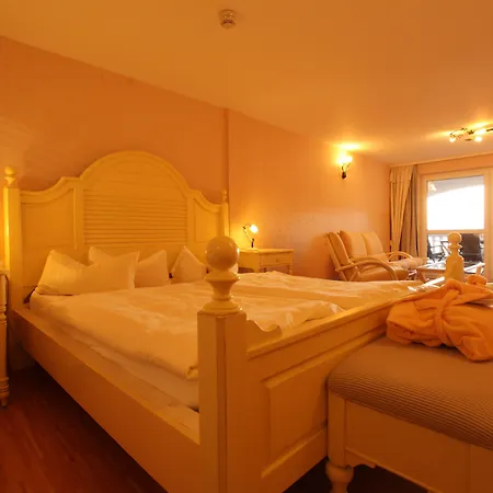 Panorama Seeresort & 4* Warnitz