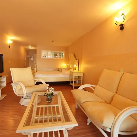 Отель Panorama Seeresort & Warnitz